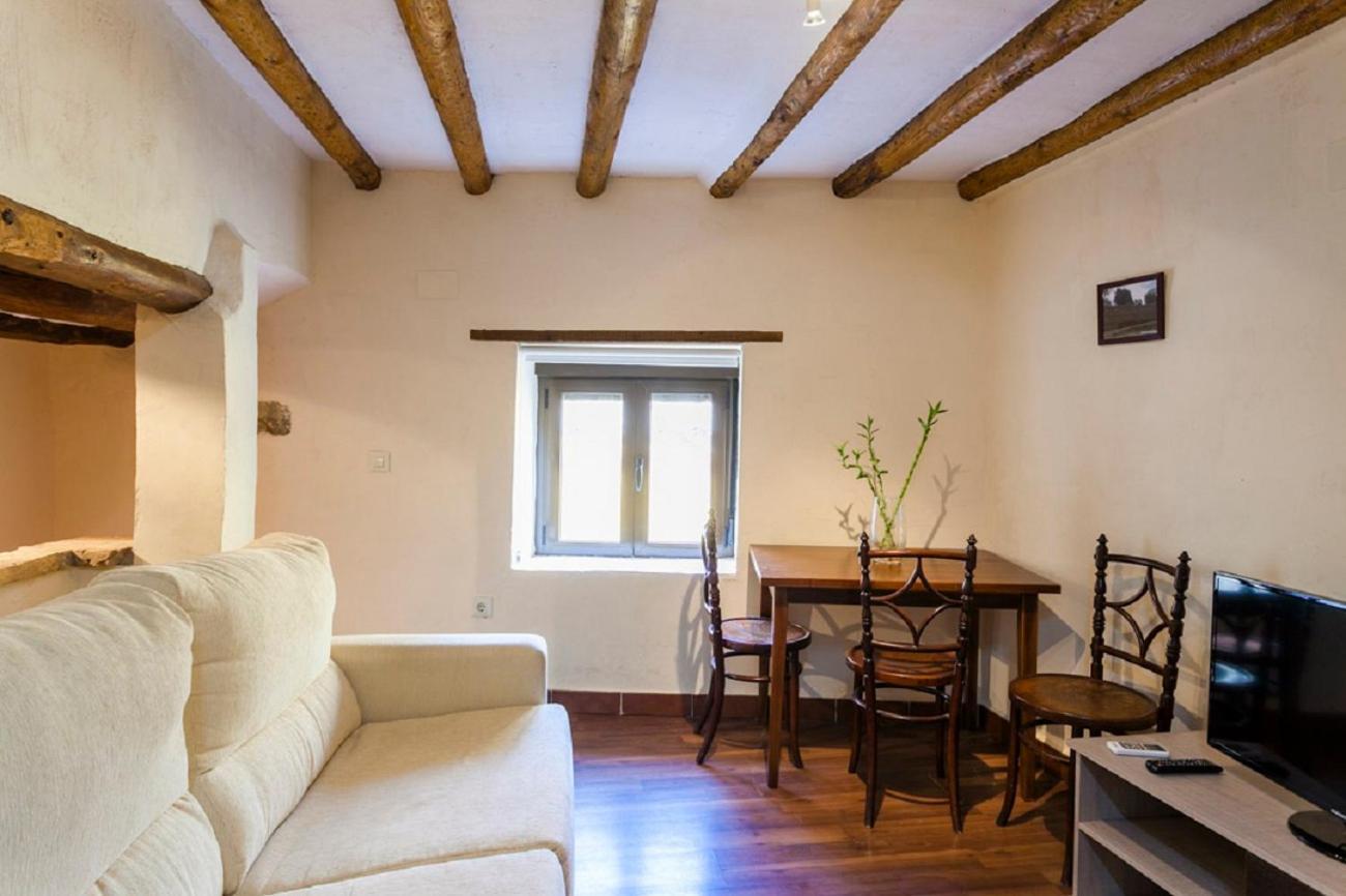 Apartamentos Casa Samper 산타 에우랄리아 데 갈레고 객실 사진